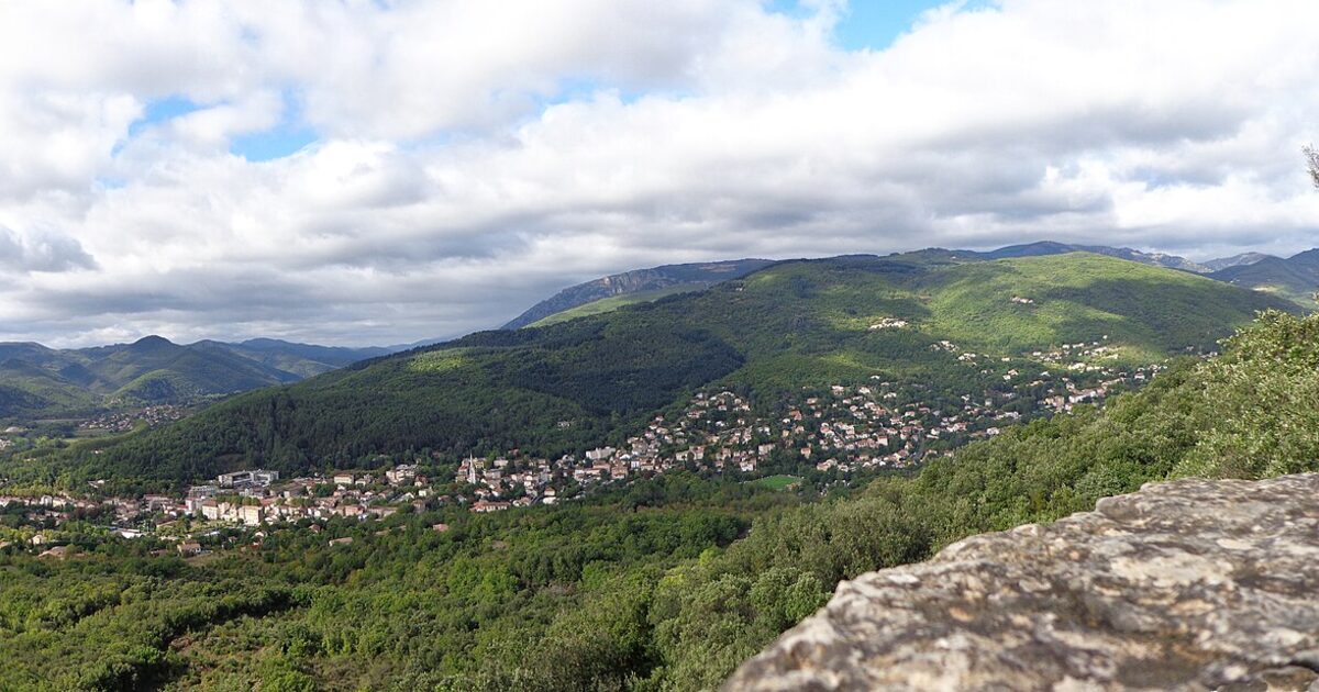 Lamalou-les-Bains — photo réelle (Wikimedia Commons, Fagairolles 34)