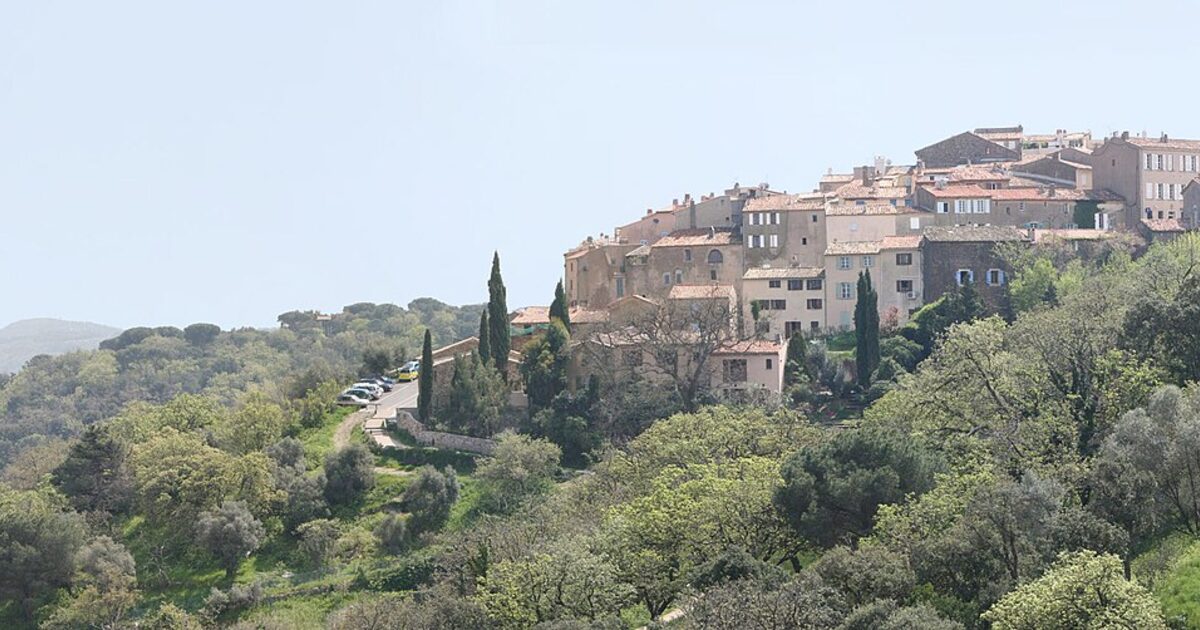 Ramatuelle — photo réelle (Wikimedia Commons, En-bateau)