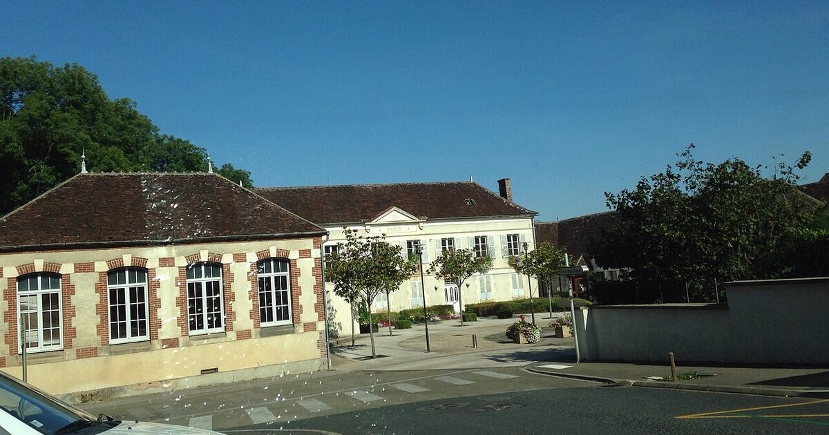 Saint-Georges-sur-Baulche — photo réelle (Wikimedia Commons, Quentin)