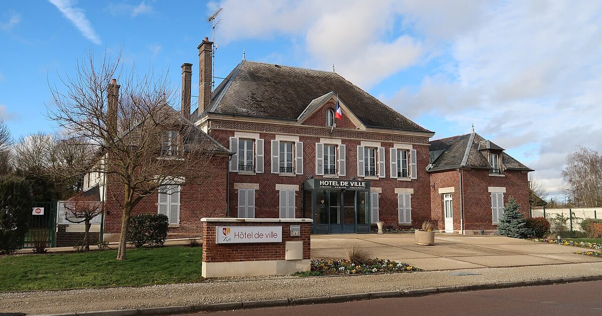 Saint-Lyé — photo réelle (Wikimedia Commons, Robin Chubret)